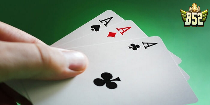 Khi chơi Phỏm online bet thủ nên chú ý quan sát diễn biến trận đấu